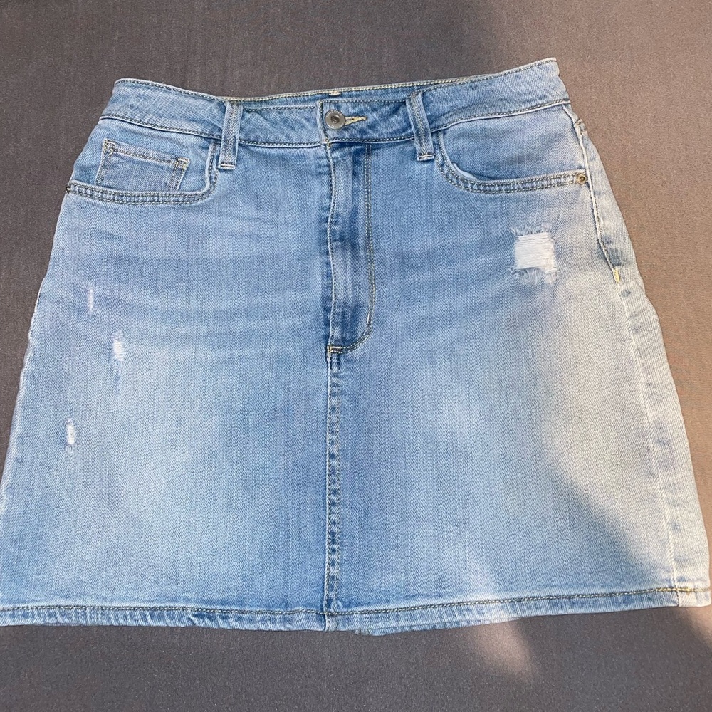 Light jean mini skirt